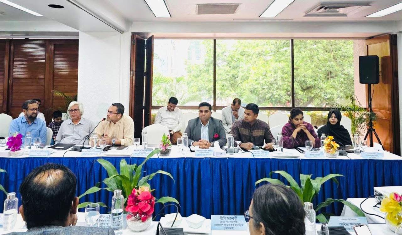 বণিক বার্তা আয়োজিত আন্তর্জাতিক এমএসএমই দিবস ২০২৫ উপলক্ষে ‘টেকসই প্রবৃদ্ধি ও উদ্ভাবন মূল চালিকাশক্তি এমএসএমই’ শীর্ষক আলোচনা সভা 3
